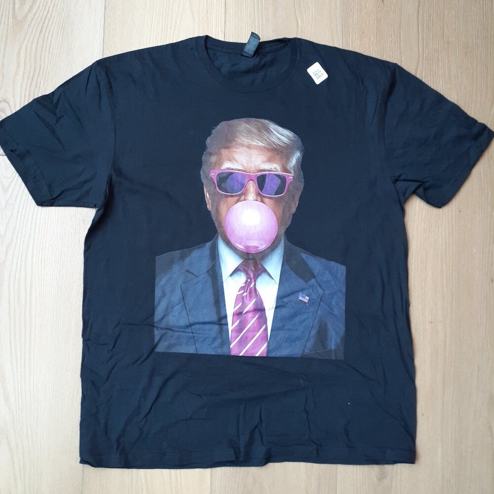 New XL Trump Pink Bubble Gum and Sunglasses Black T-Shirt